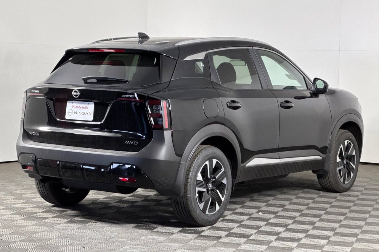 2027 Nissan Kicks SV 3