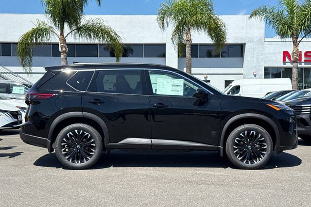 2026 Nissan Rogue Dark Armor 2