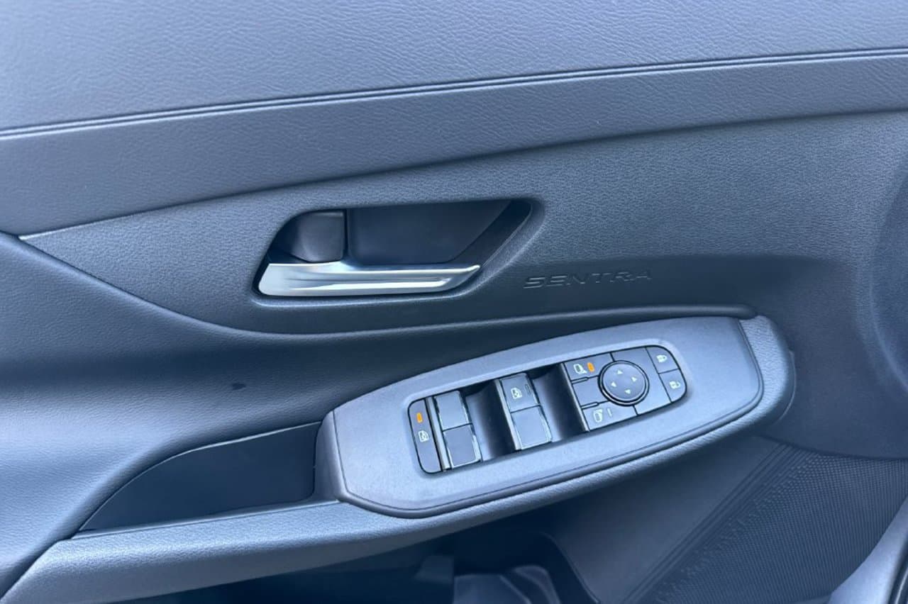 2027 Nissan Sentra SV 9