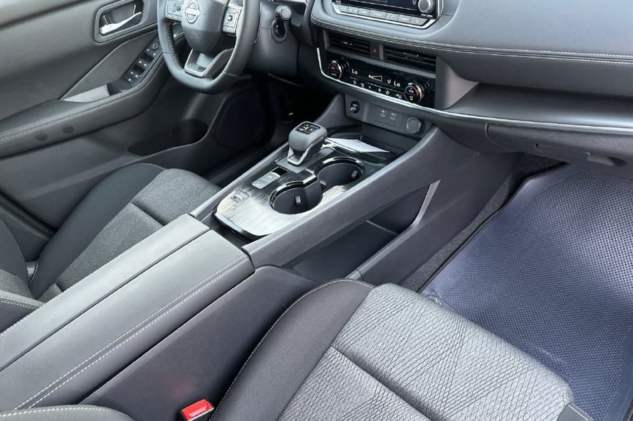 2026 Nissan Rogue SV 14