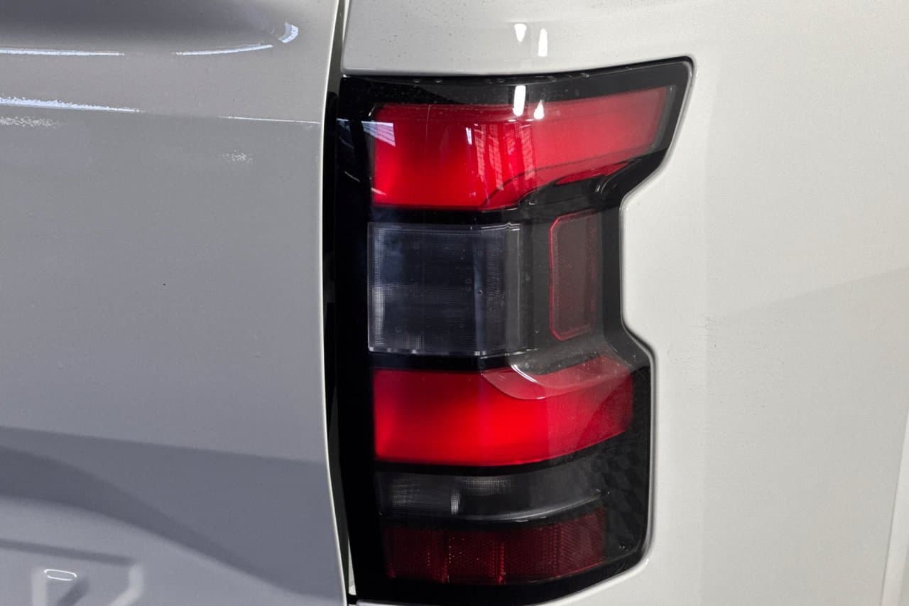 2026 Nissan Frontier S 22