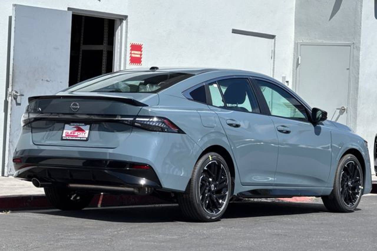 2027 Nissan Sentra SR 3