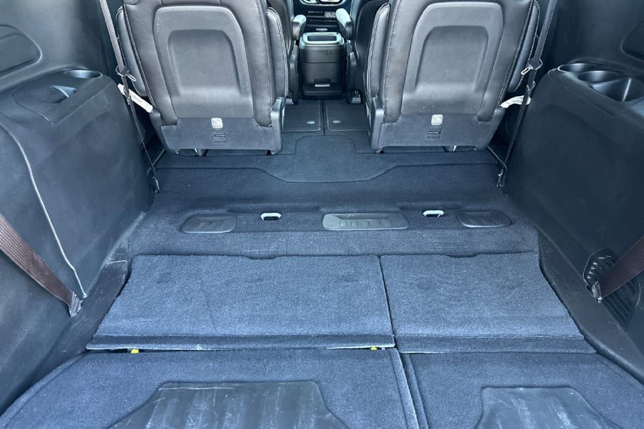 2025 Chrysler Pacifica Select 14