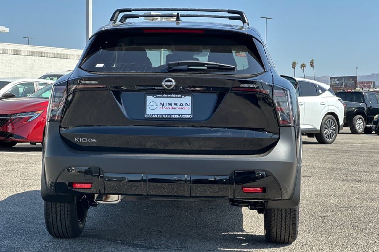 2027 Nissan Kicks SV 4