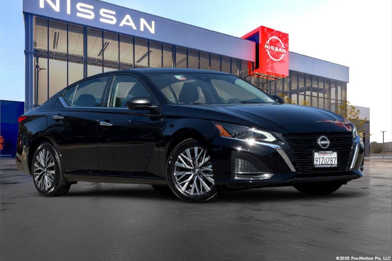 2025 Nissan Altima SV 2