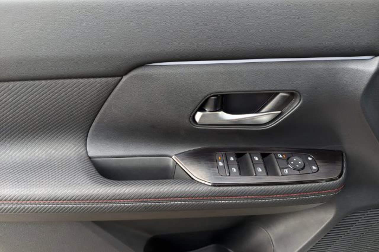 2027 Nissan Kicks SR 8