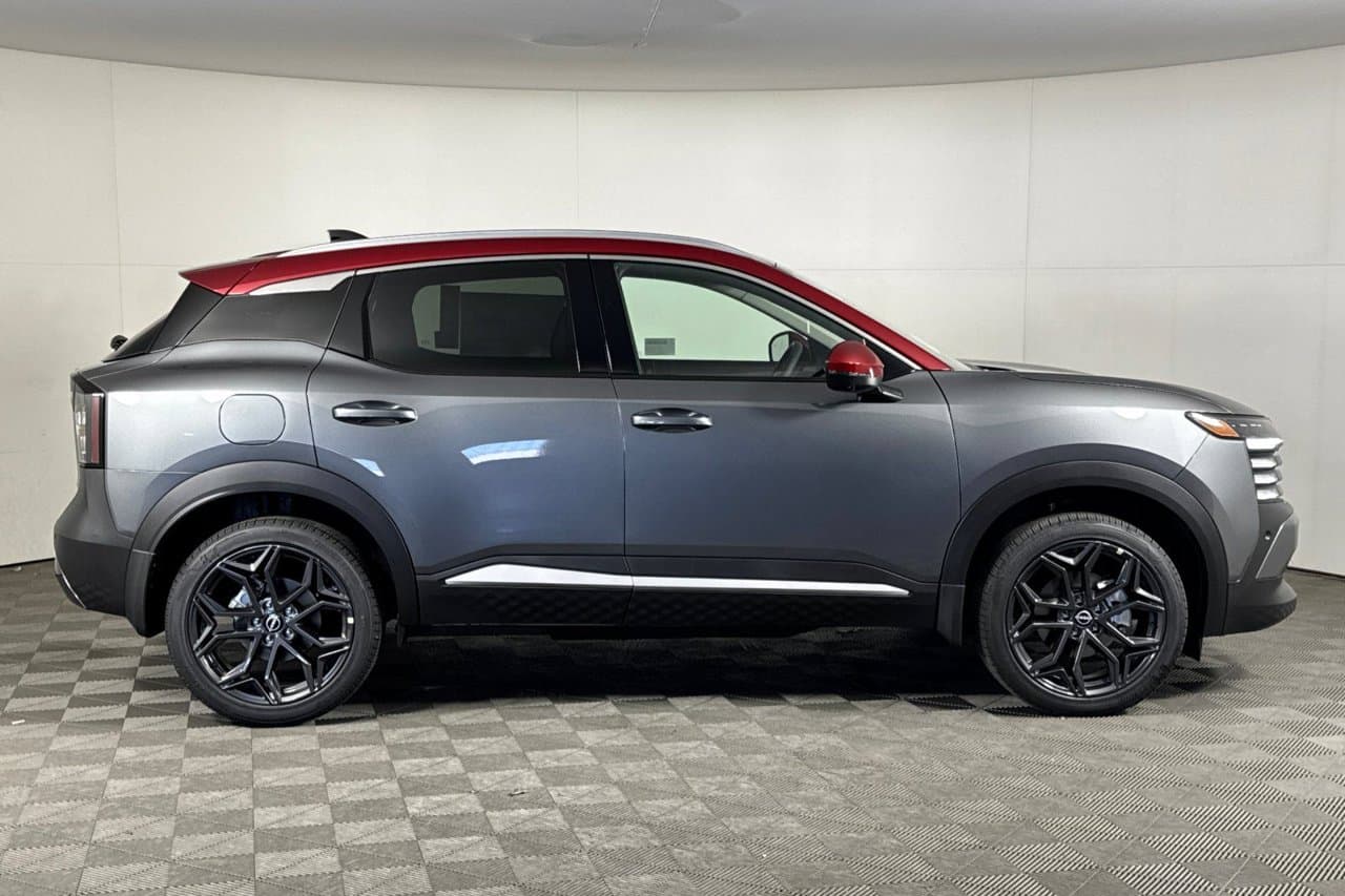 2026 Nissan Kicks SR 2