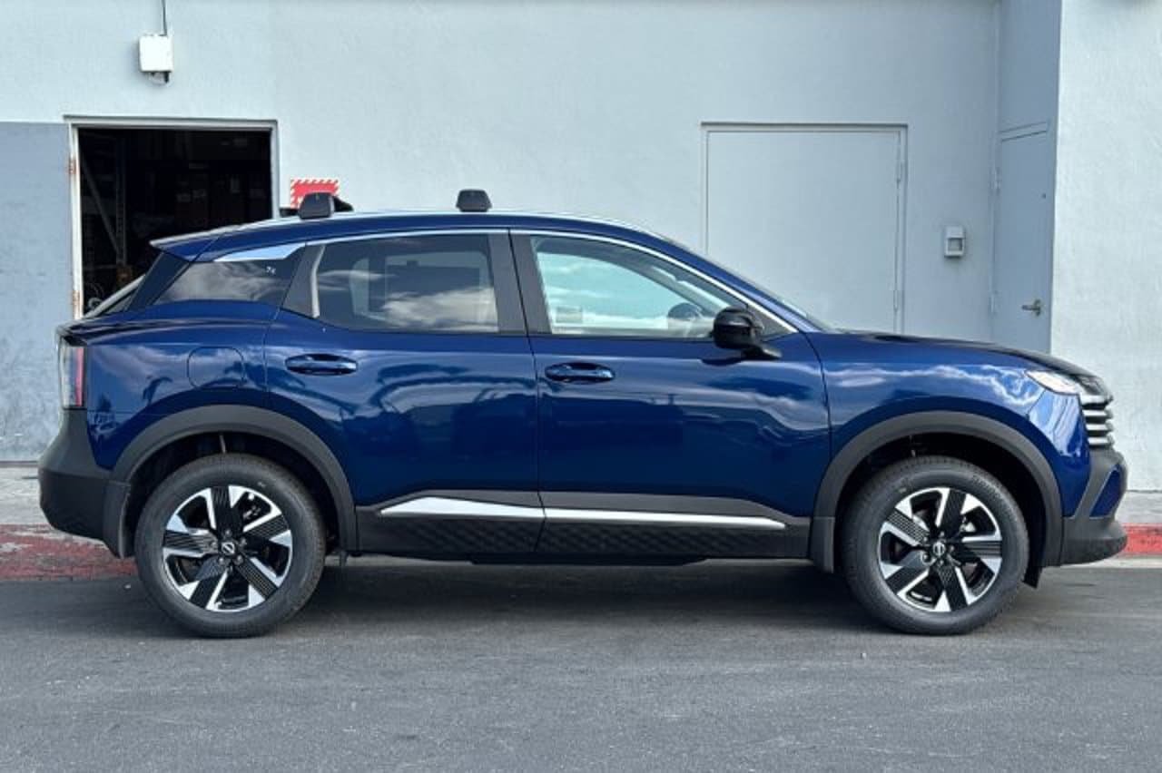 2027 Nissan Kicks SV 2