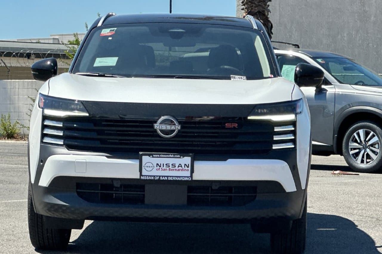2027 Nissan Kicks SR 6