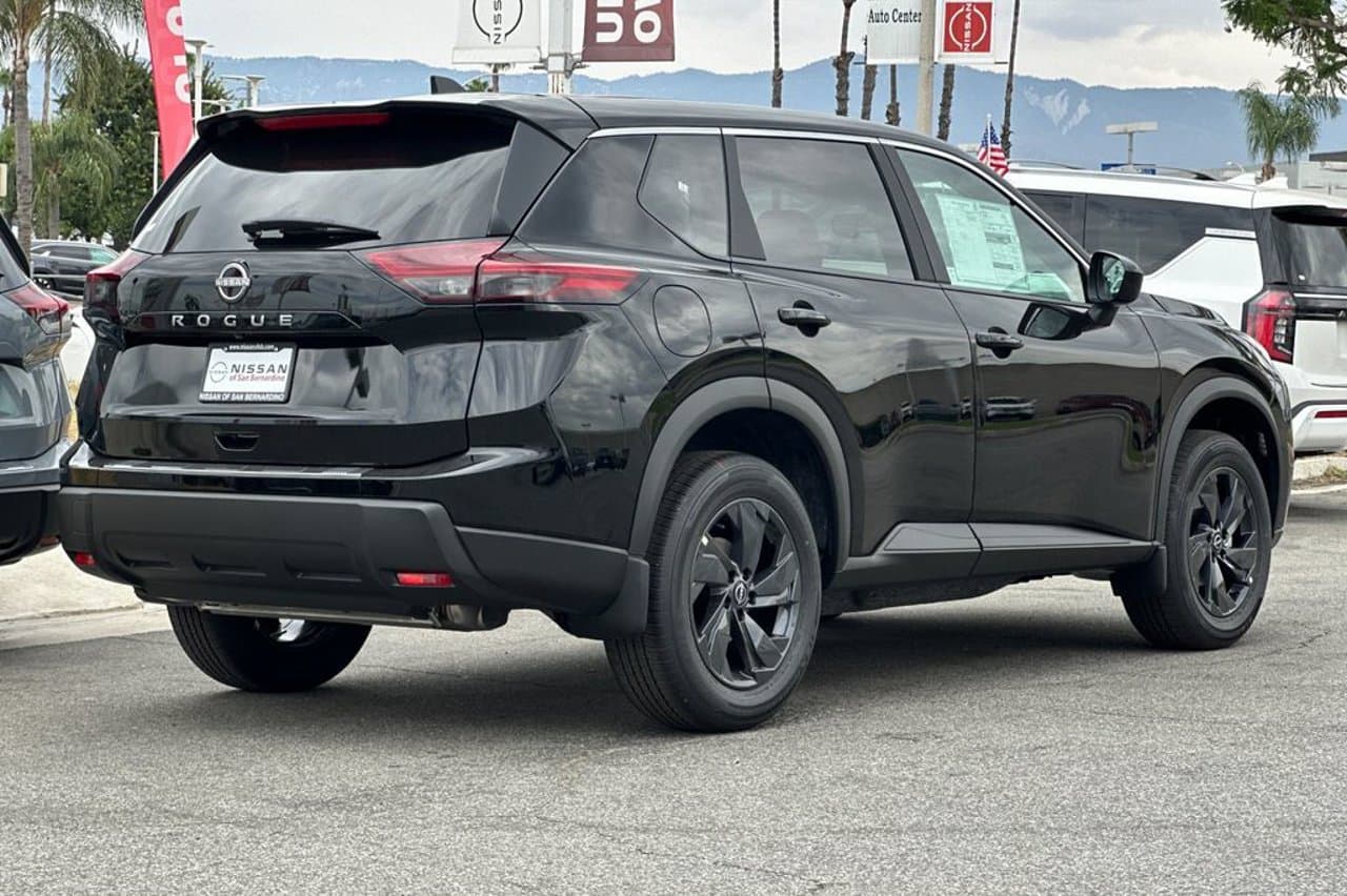 2026 Nissan Rogue SV 3
