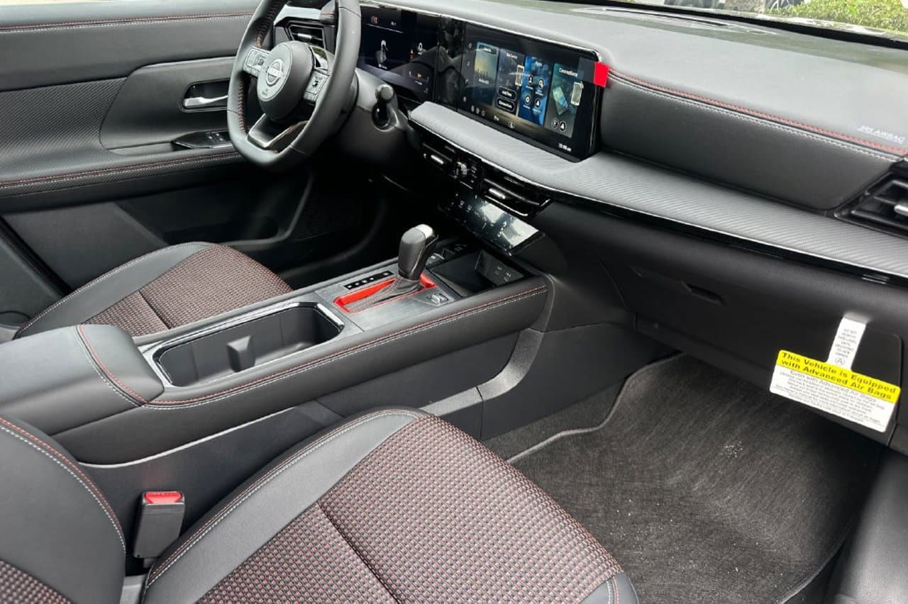 2027 Nissan Kicks SR 14