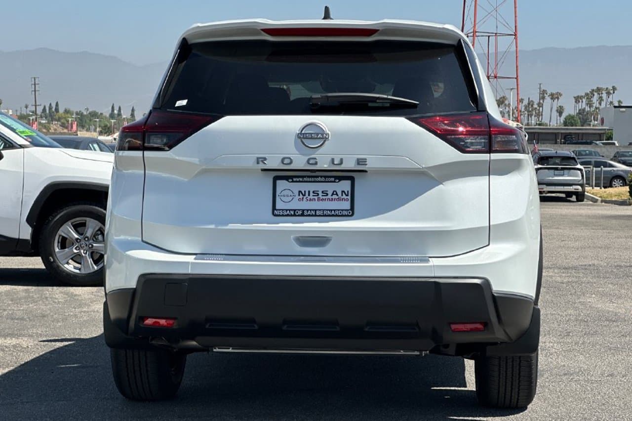 2026 Nissan Rogue SV 26