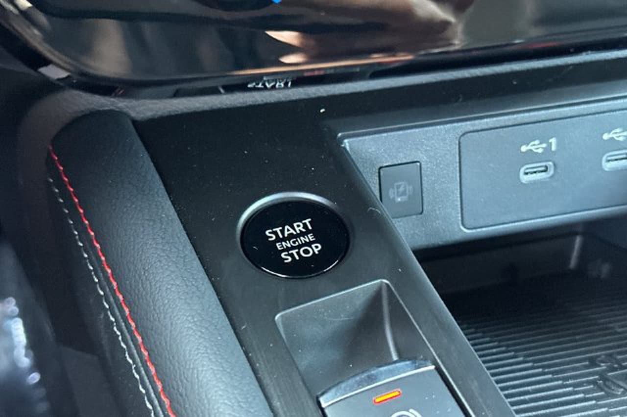 2026 Nissan Kicks SR 19