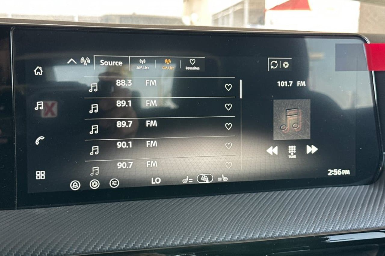 2027 Nissan Kicks SR 15