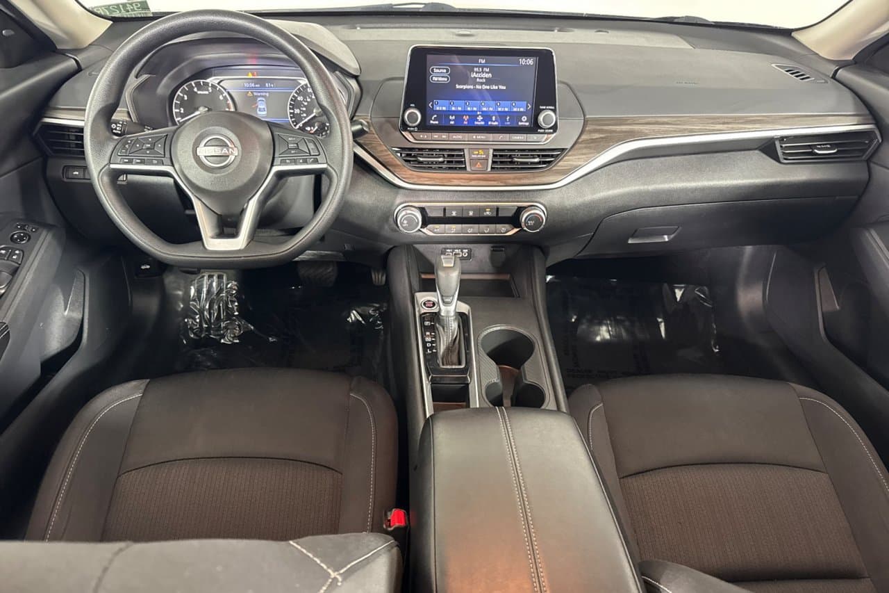 2025 Nissan Altima SV 10