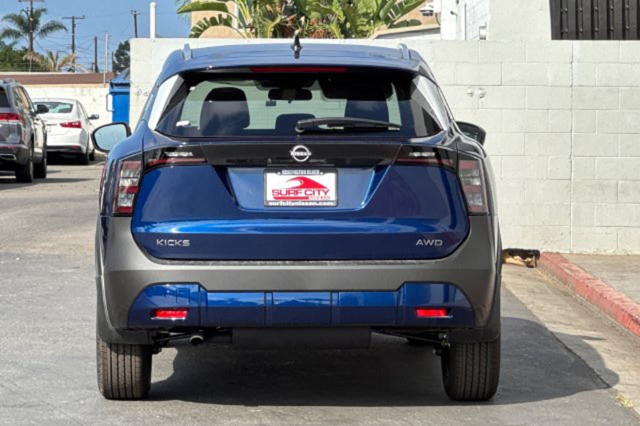 2027 Nissan Kicks SV 4