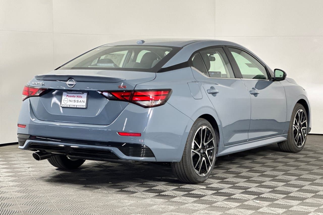 2025 Nissan Sentra SR 3