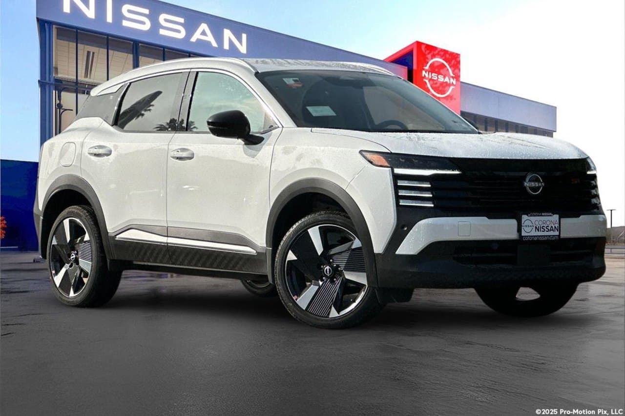 2026 Nissan Kicks SR 2