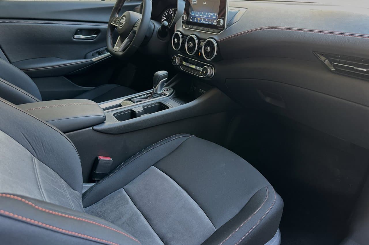2025 Nissan Sentra SR 12