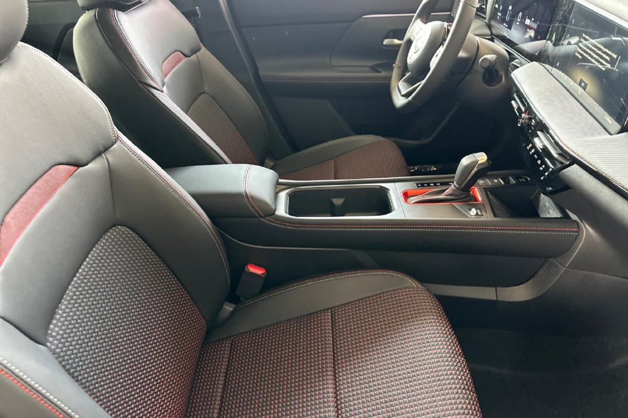 2026 Nissan Kicks SR 13