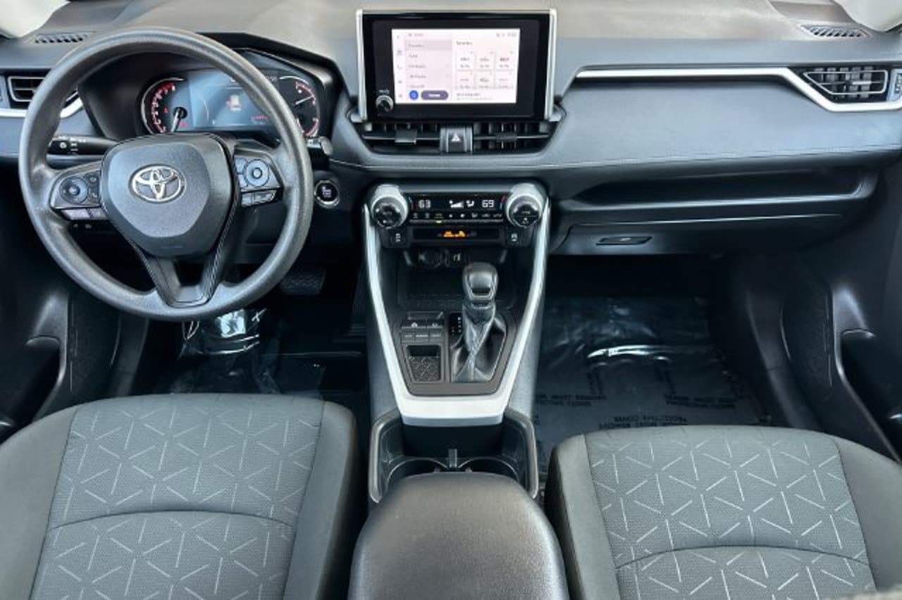 2024 Toyota RAV4 XLE 11