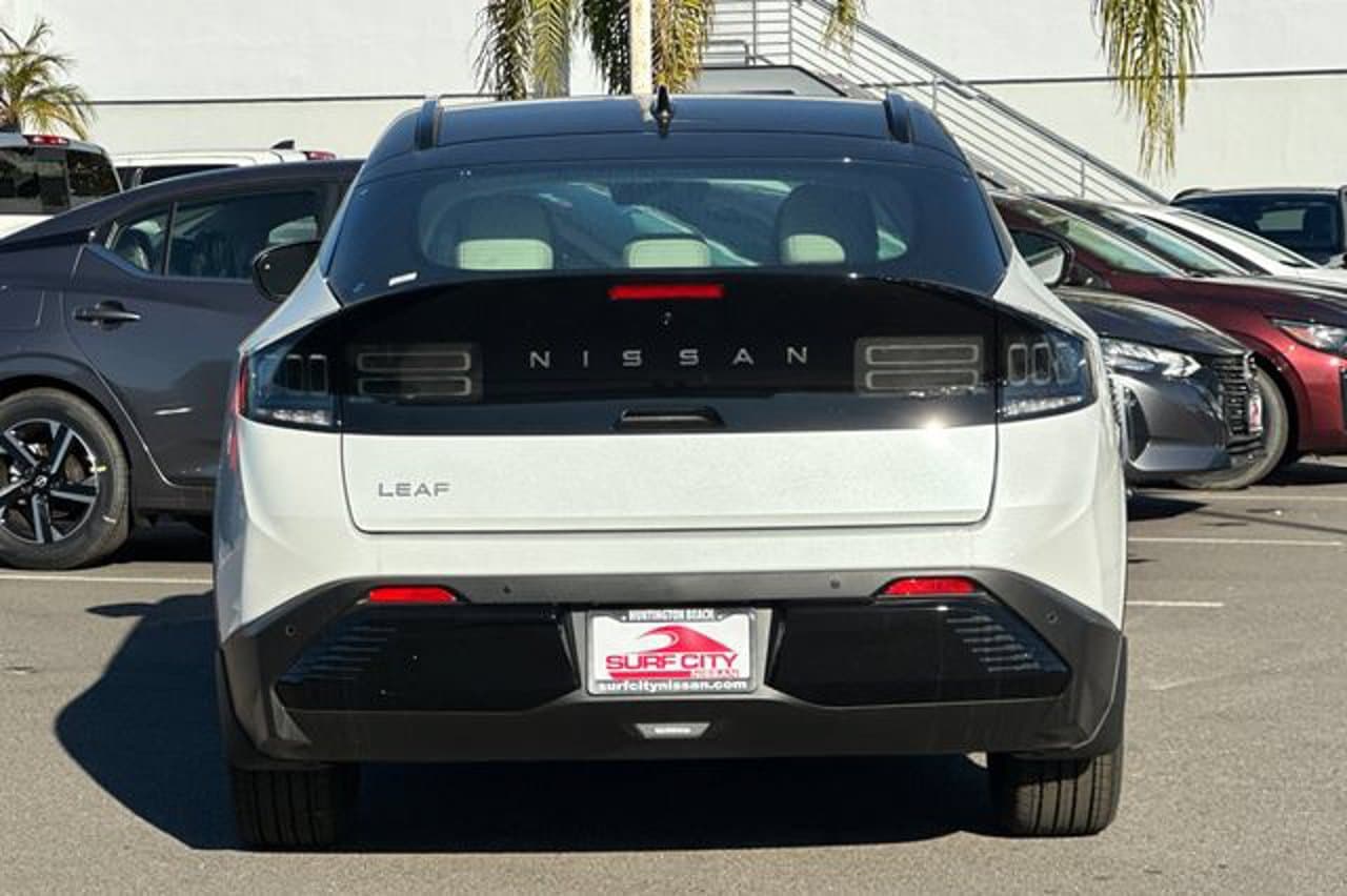2026 Nissan LEAF PLATINUM+ 4
