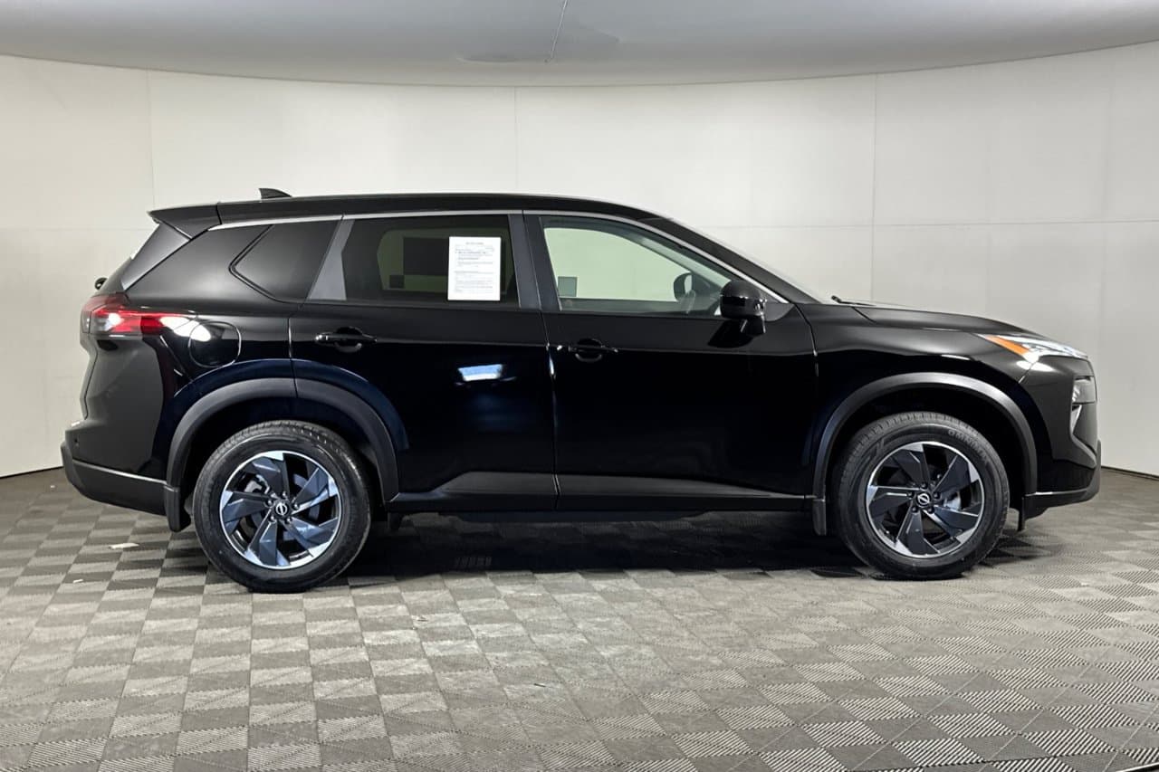 2024 Nissan Rogue SV 2