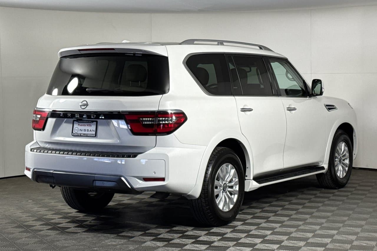 2024 Nissan Armada SV 3