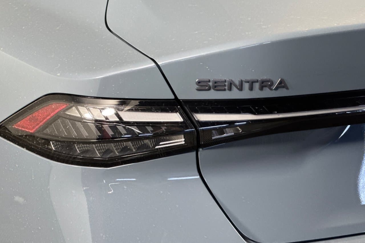 2027 Nissan Sentra SV 22