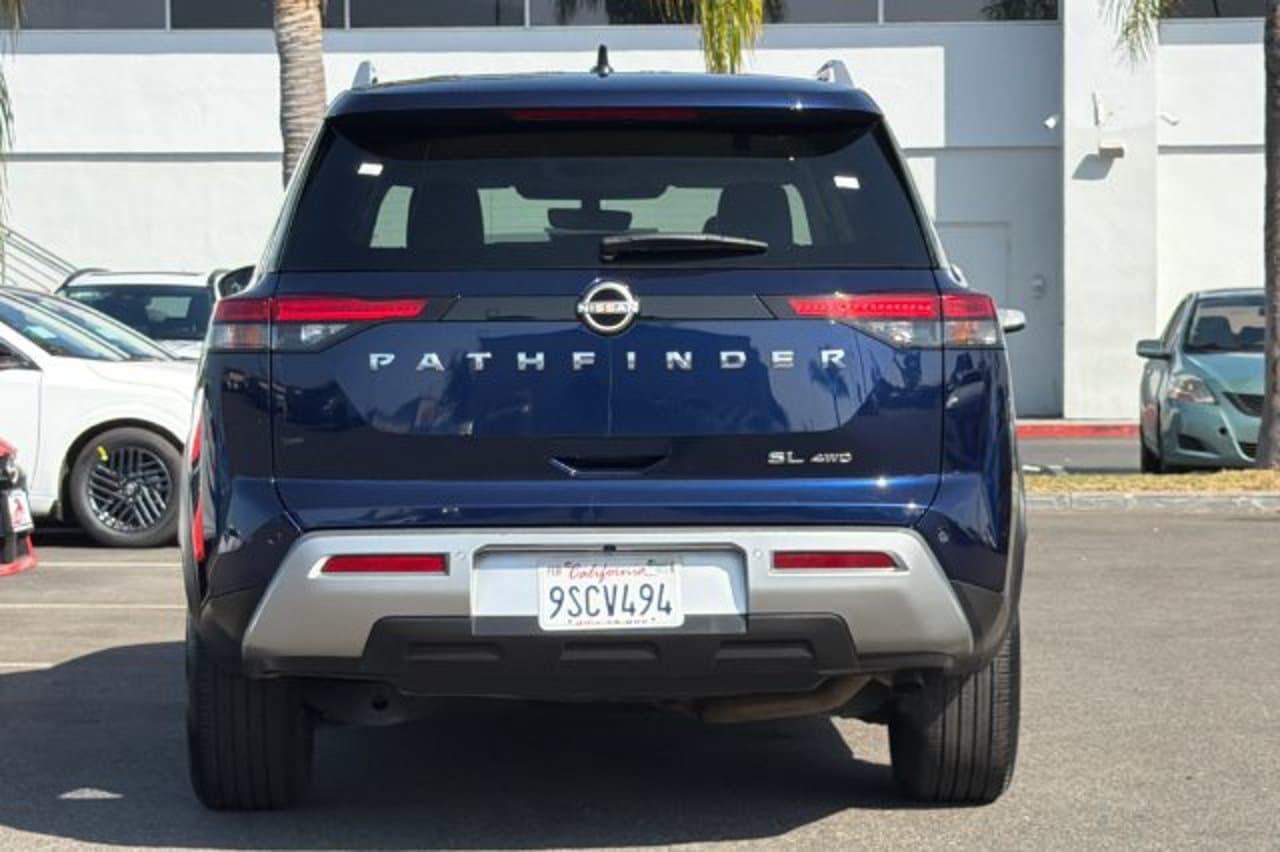 2025 Nissan Pathfinder SL 5
