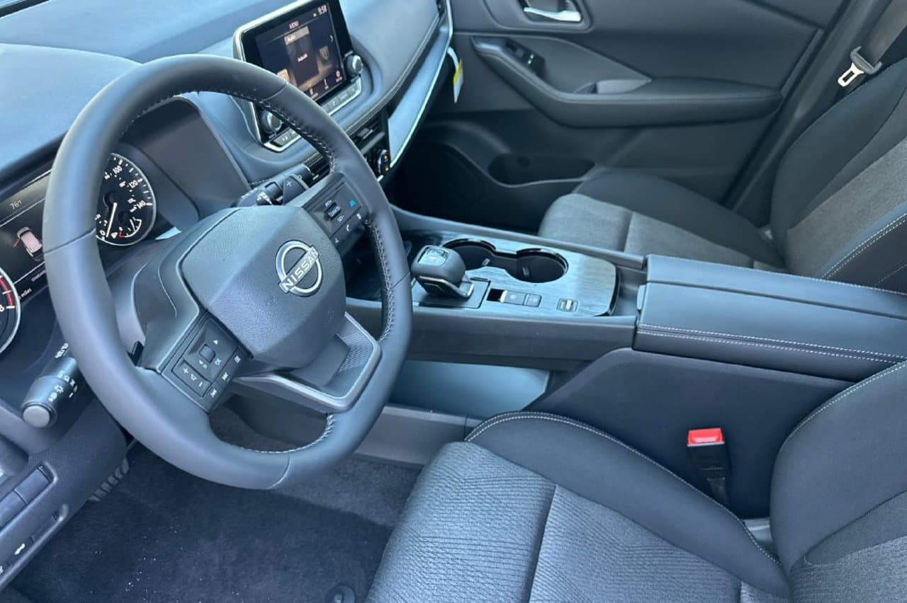 2026 Nissan Rogue SV 7