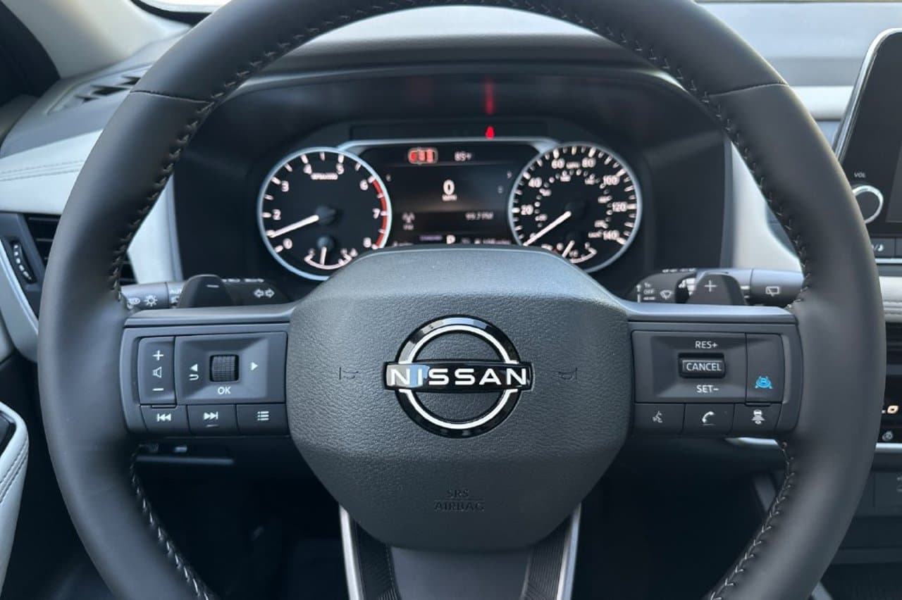 2026 Nissan Rogue Dark Armor 21