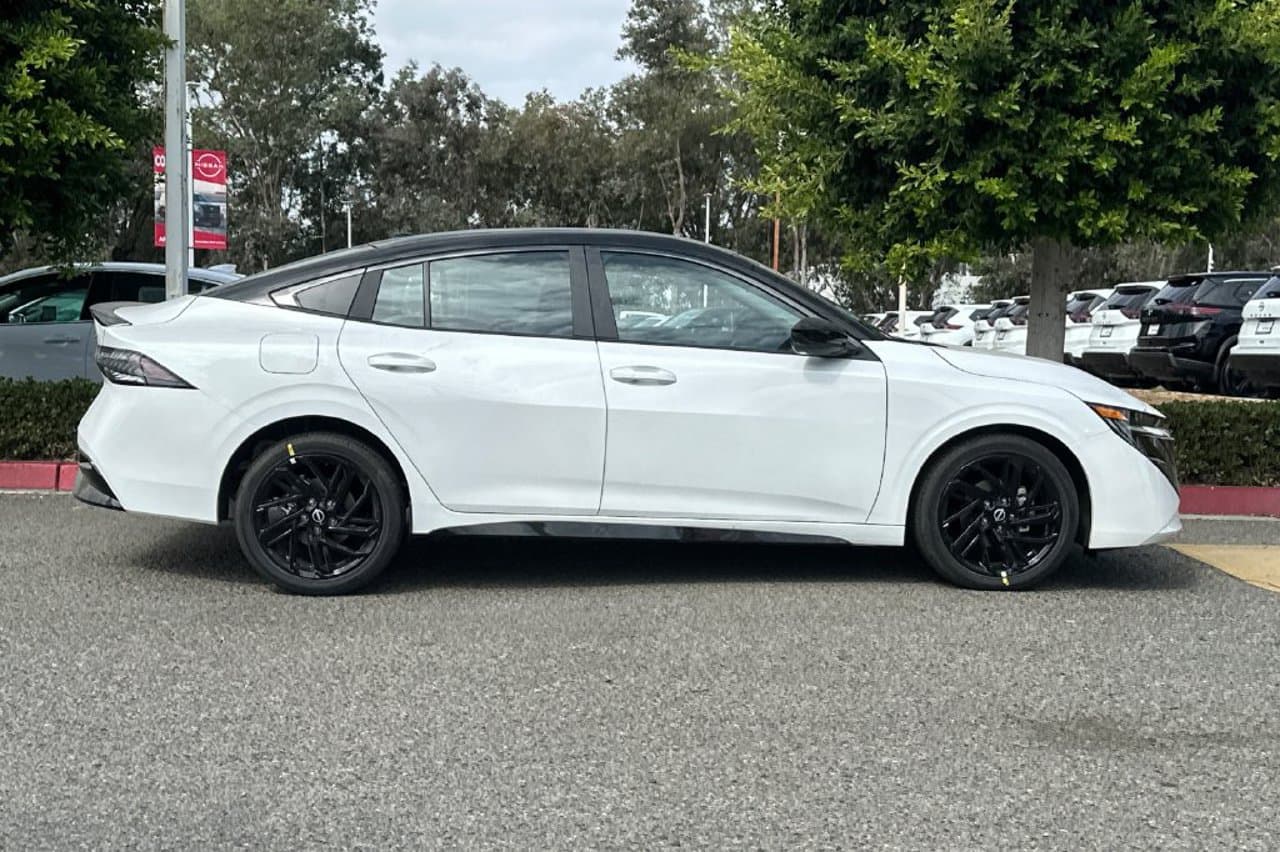 2027 Nissan Sentra SR 3