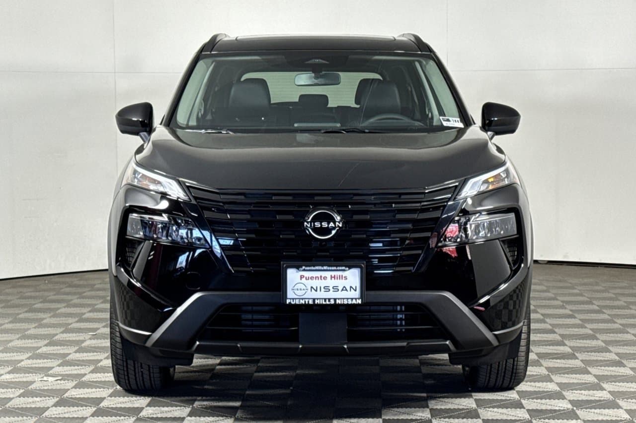 2026 Nissan Rogue Dark Armor 6