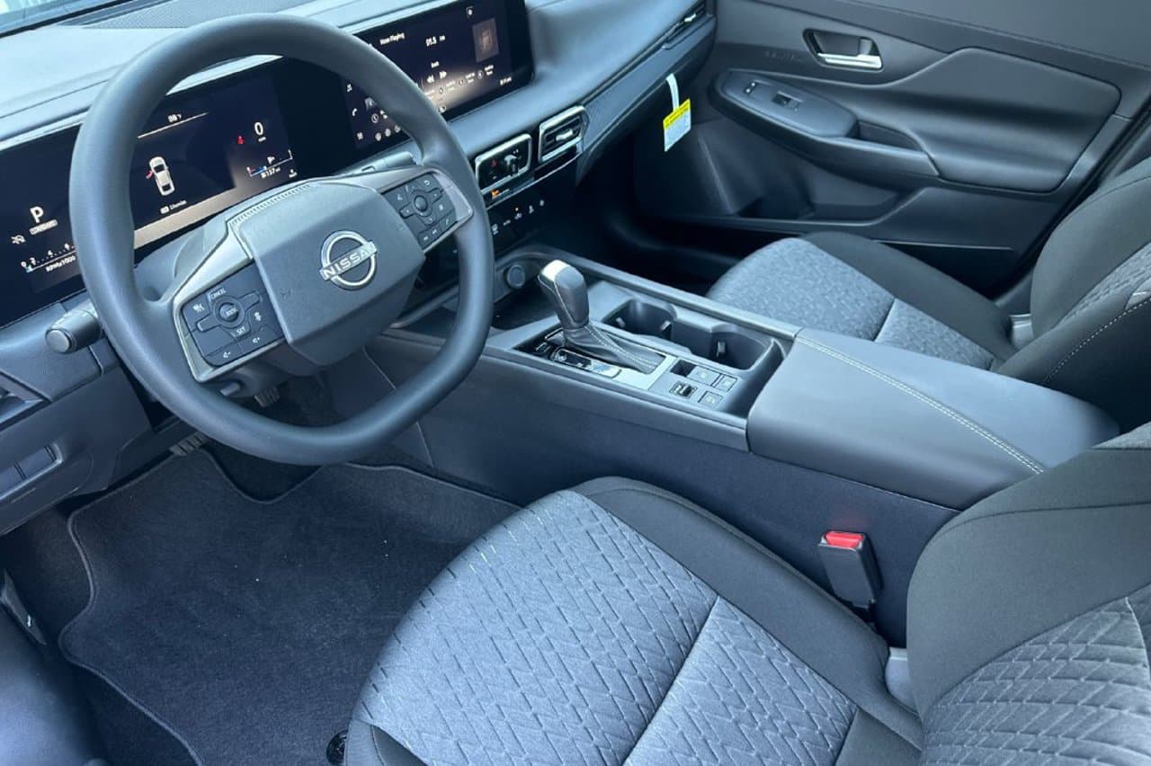 2027 Nissan Sentra SV 8
