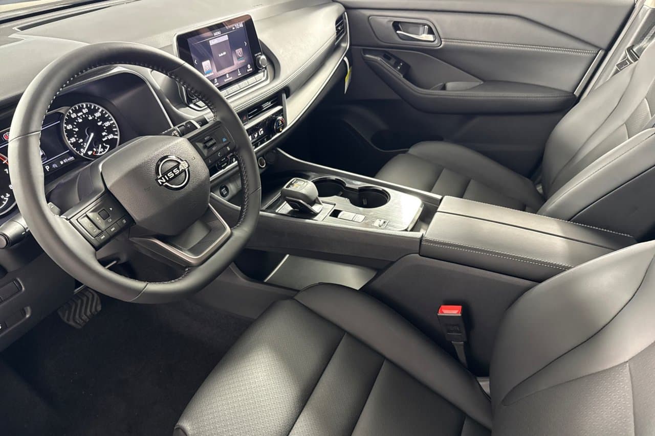 2026 Nissan Rogue Dark Armor 7