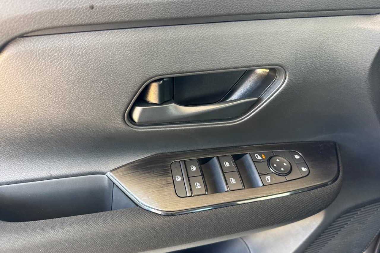 2027 Nissan Kicks S 9