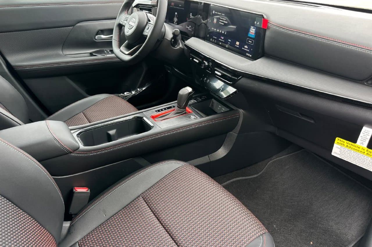 2027 Nissan Kicks SR 14