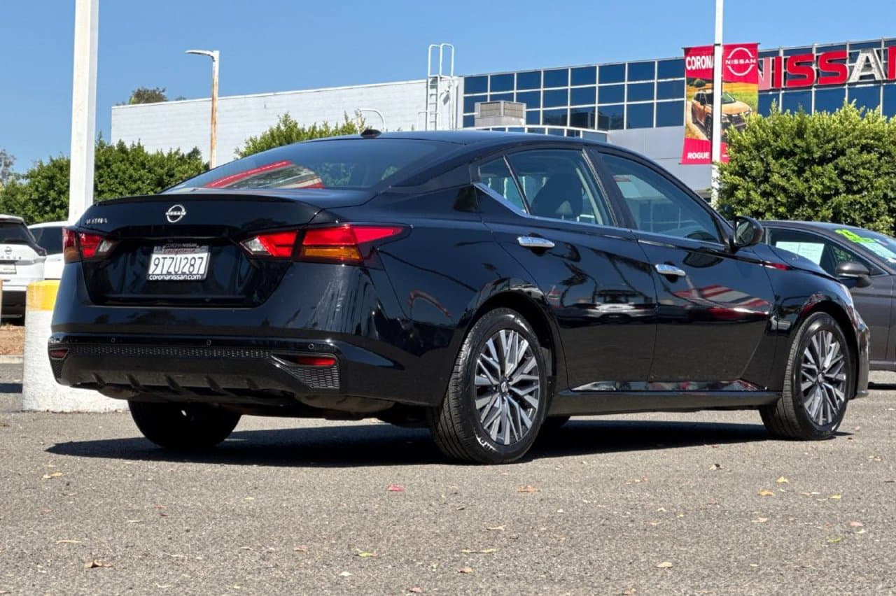 2025 Nissan Altima SV 4