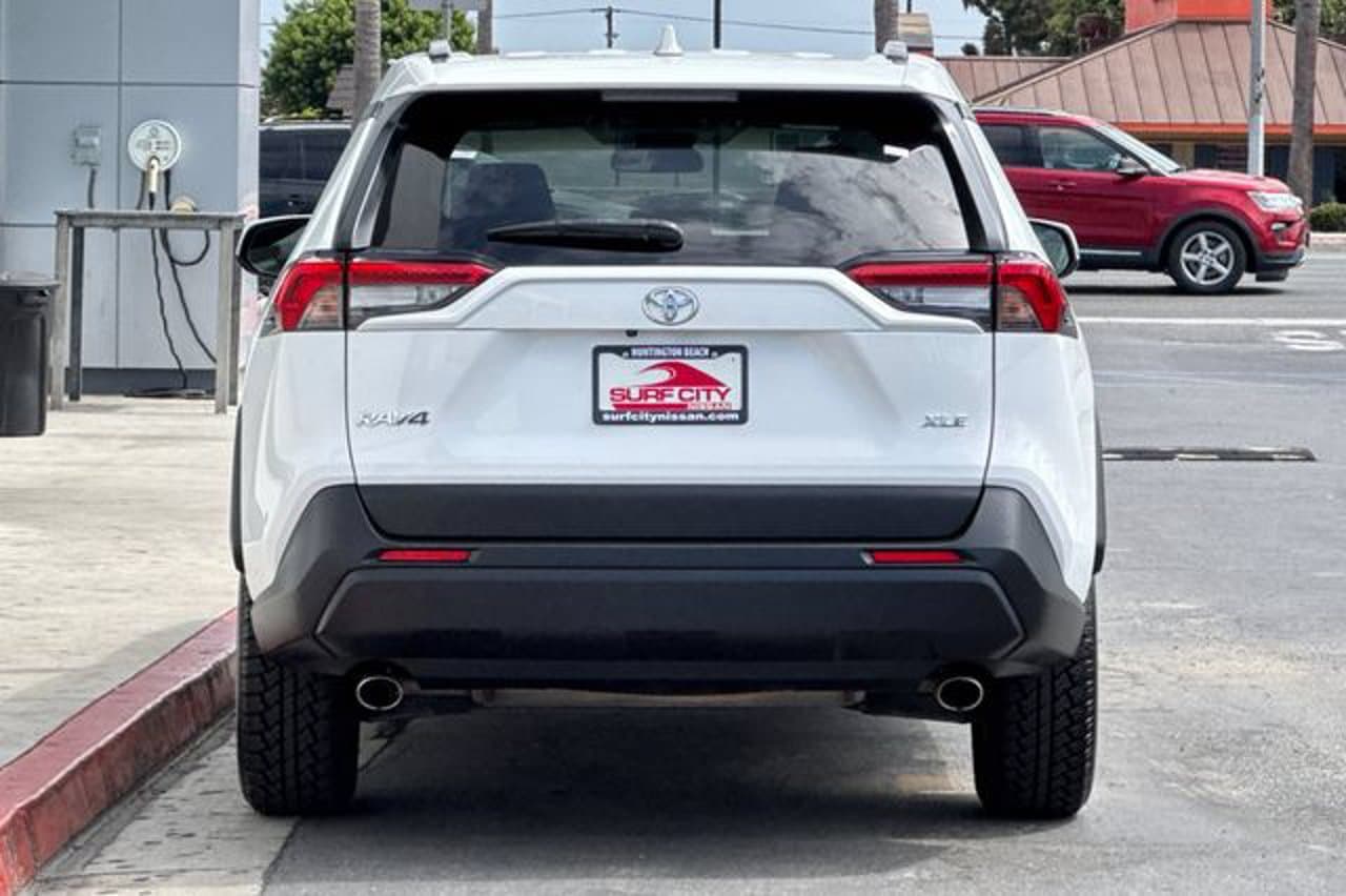 2024 Toyota RAV4 XLE 5