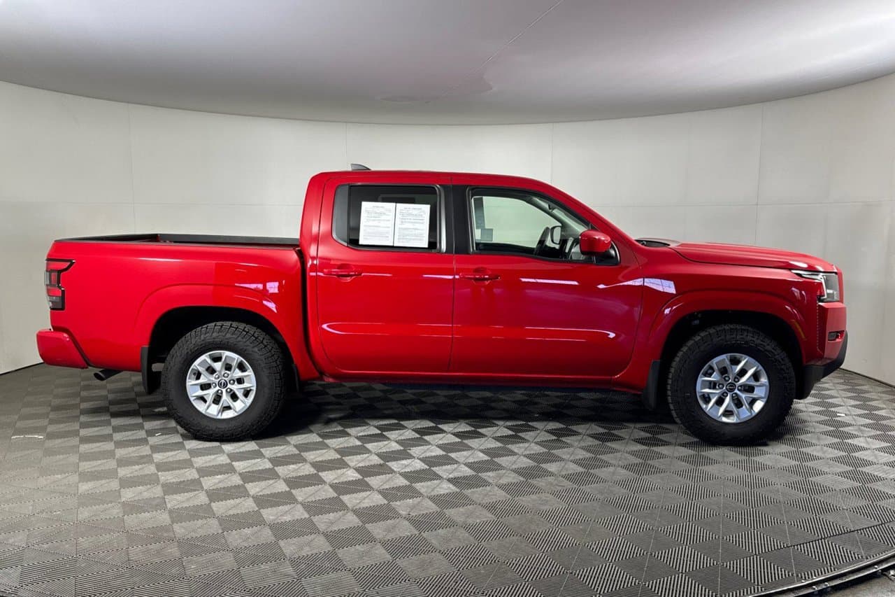 2024 Nissan Frontier SV 2