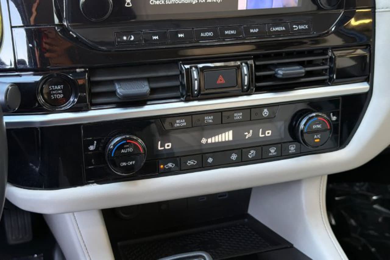 2025 Nissan Pathfinder SL 20