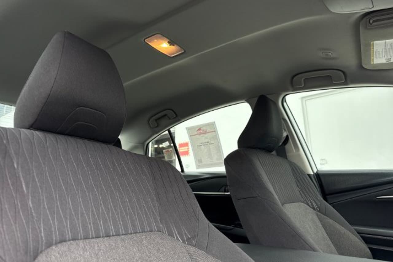 2025 Toyota Camry LE 14