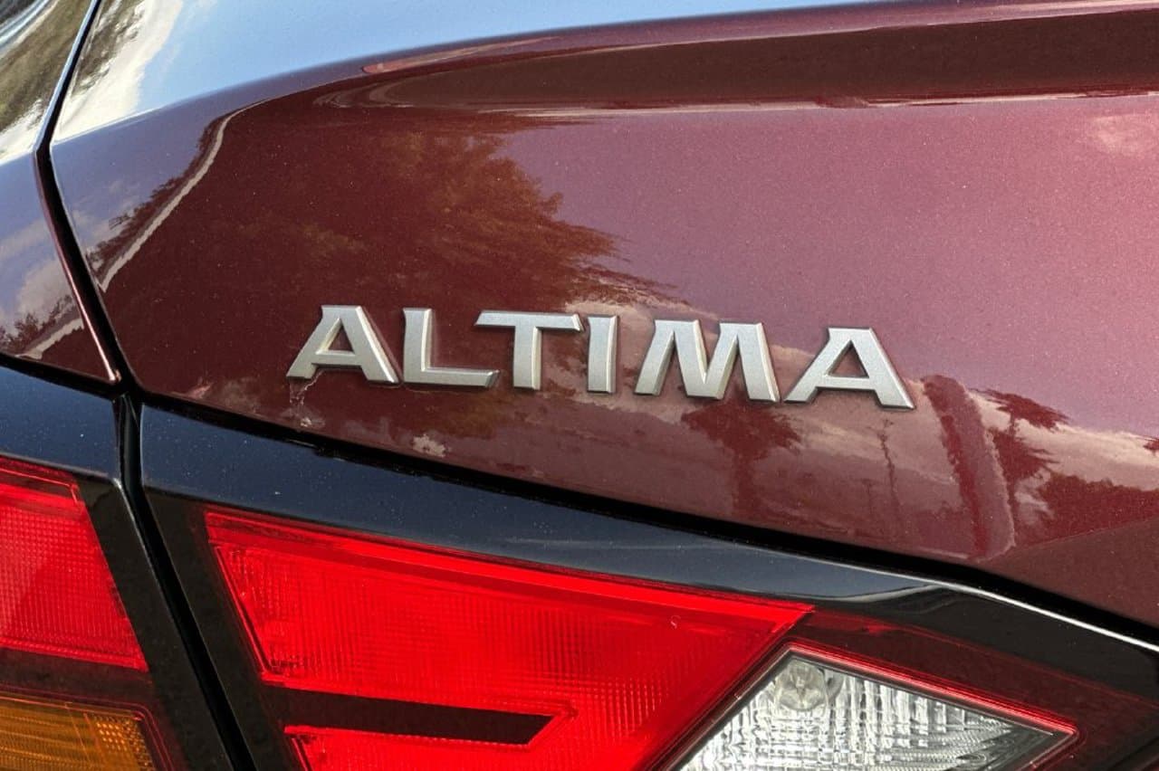 2025 Nissan Altima SV 21