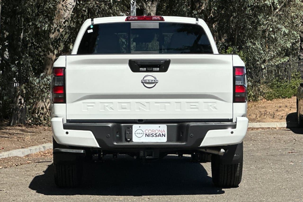 2027 Nissan Frontier SV 5