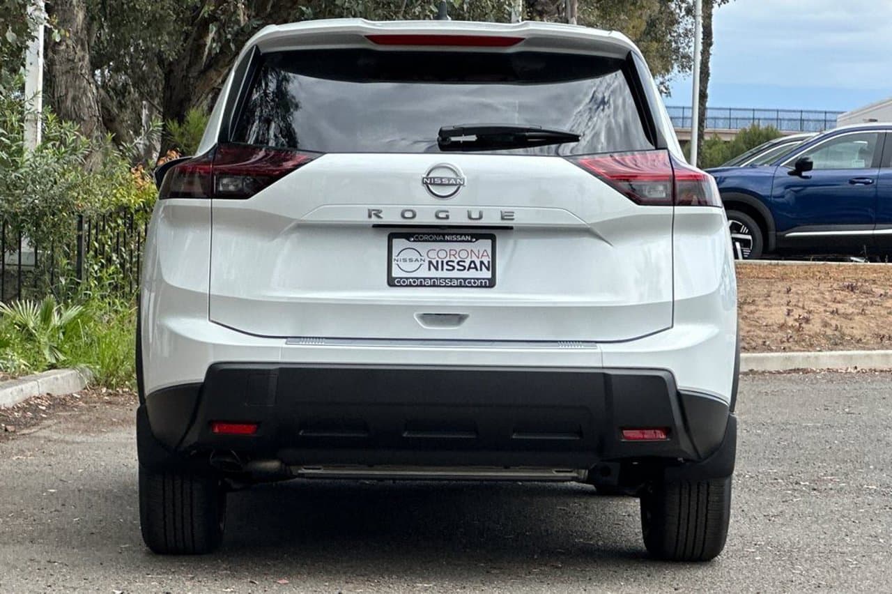 2026 Nissan Rogue SV 5