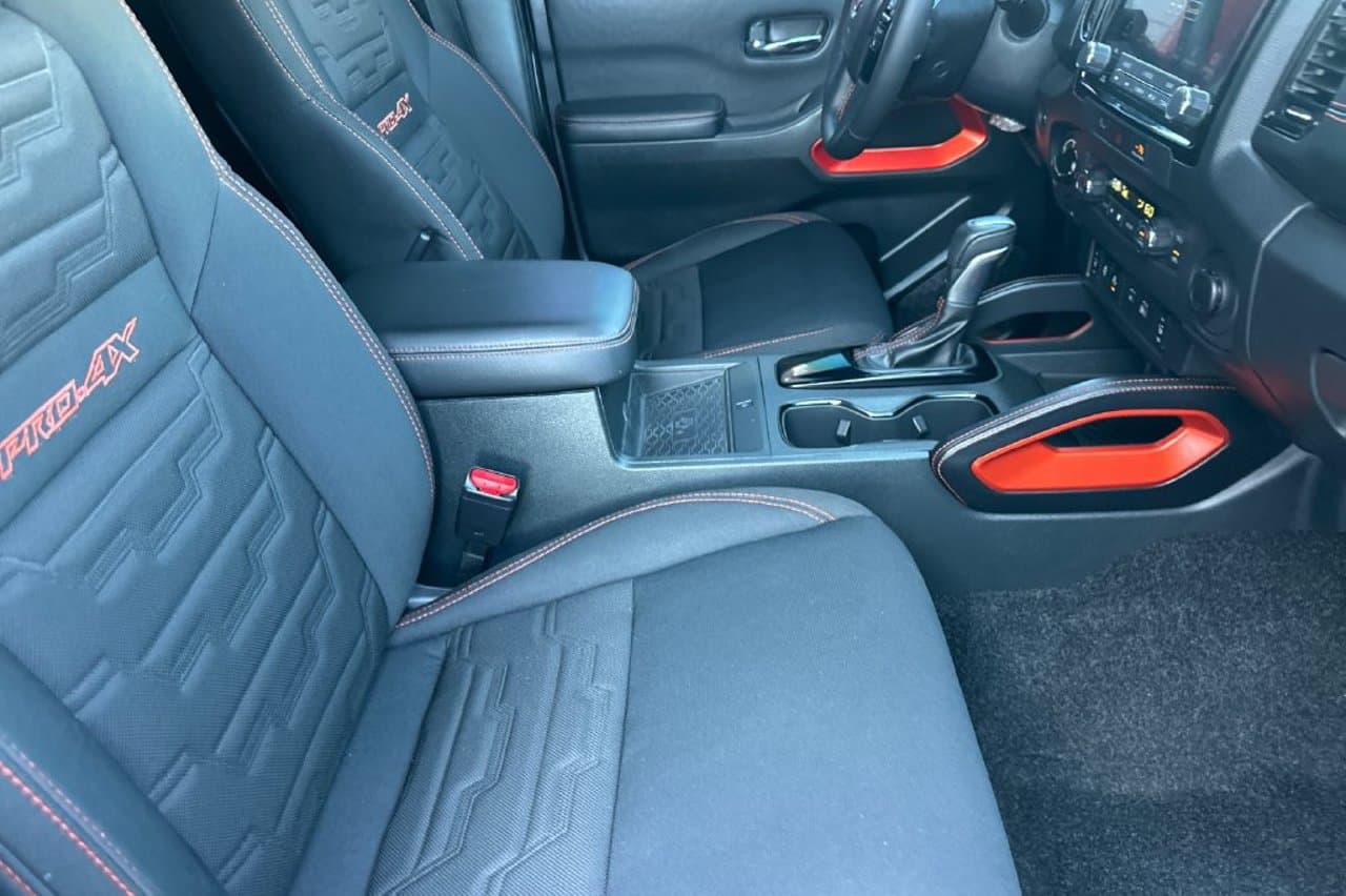 2023 Nissan Frontier PRO-4X 12