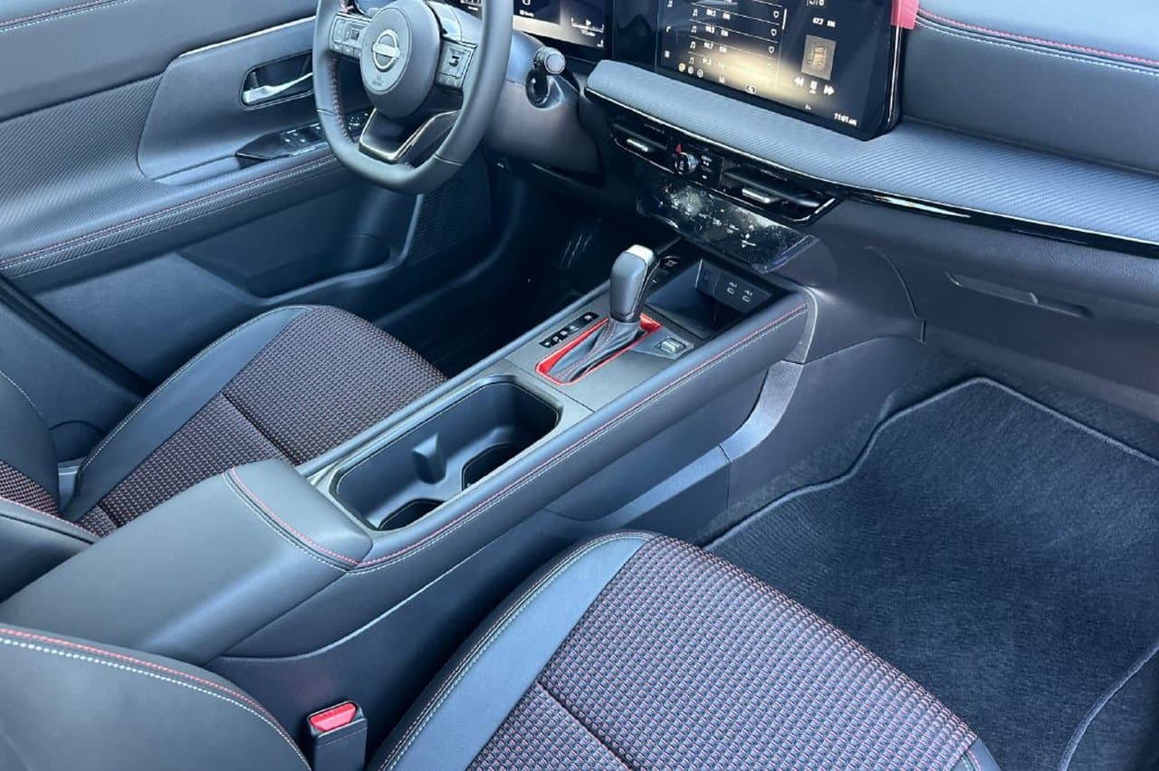 2026 Nissan Kicks SR 14