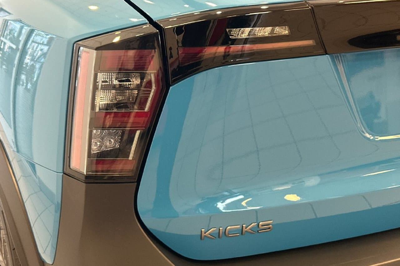 2027 Nissan Kicks SR 21