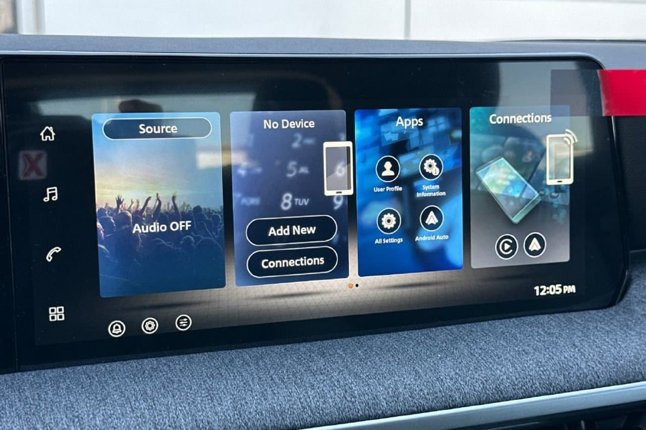2027 Nissan Kicks SV 16